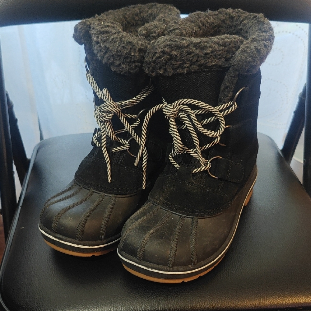 Cat & Jack Black and Tan Kids Snow Boots